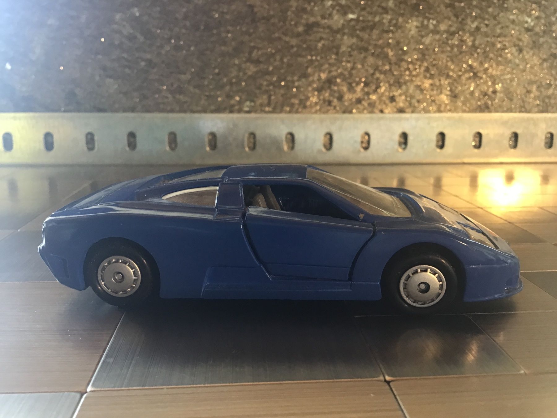 Maisto Modellini d'auto: MAISTO SUPERCAR COLLECTION  BUGATTI EB 110 – Usato da Männedorf venduto da Spezial-Modelle 2