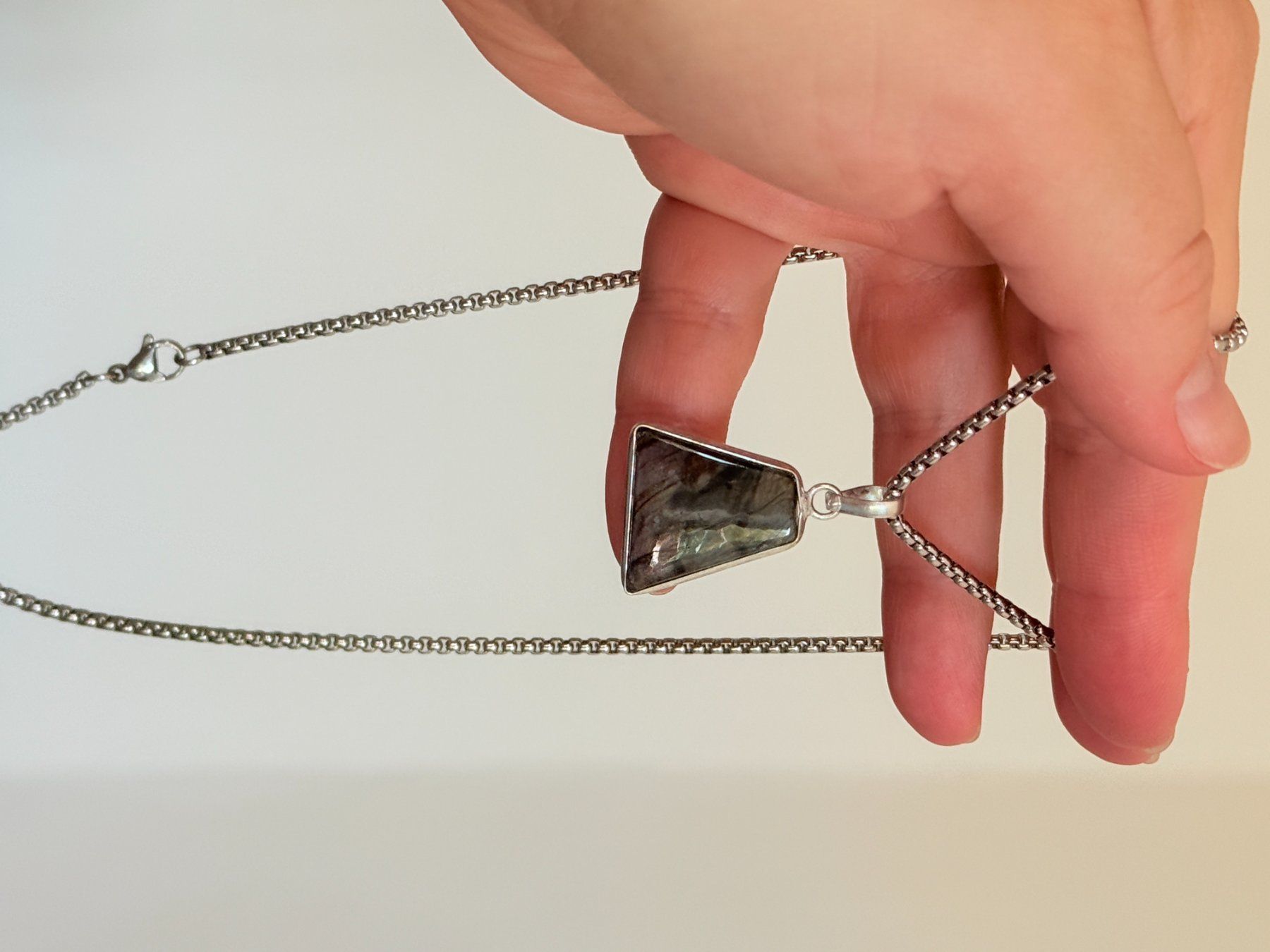Ketten: Collier avec Labradorite – Neu und originalverpackt aus Genève von AWWA 6