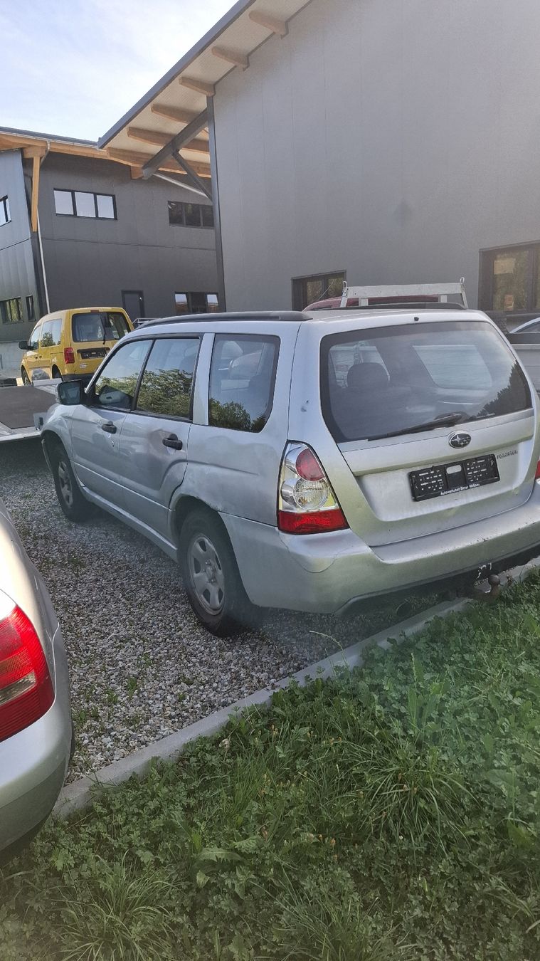 Subaru Autos: Subaru Forester Unfallauto – D'occasion à Willisau par sim_7bks 3