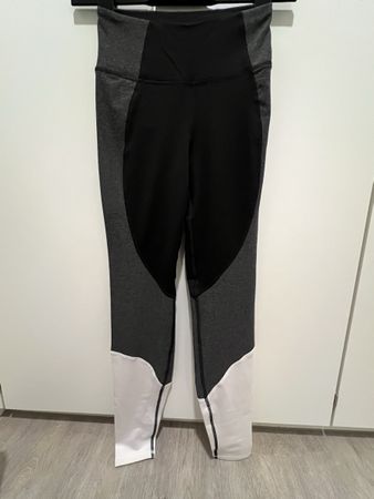 Sportleggins dreifarbig von H&M