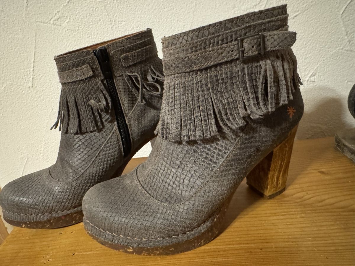 Art Scarpe da donna: * art Stiefeletten mit Fransen, Gr. 38, neuw. – Nuovo (secondo la descrizione) da Feldbrunnen venduto da Sunneschin 3