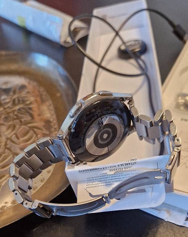 Samsung Smartwatch: Samsung watch 4 classic – Usato da Zürich venduto da bem_nsj7 1