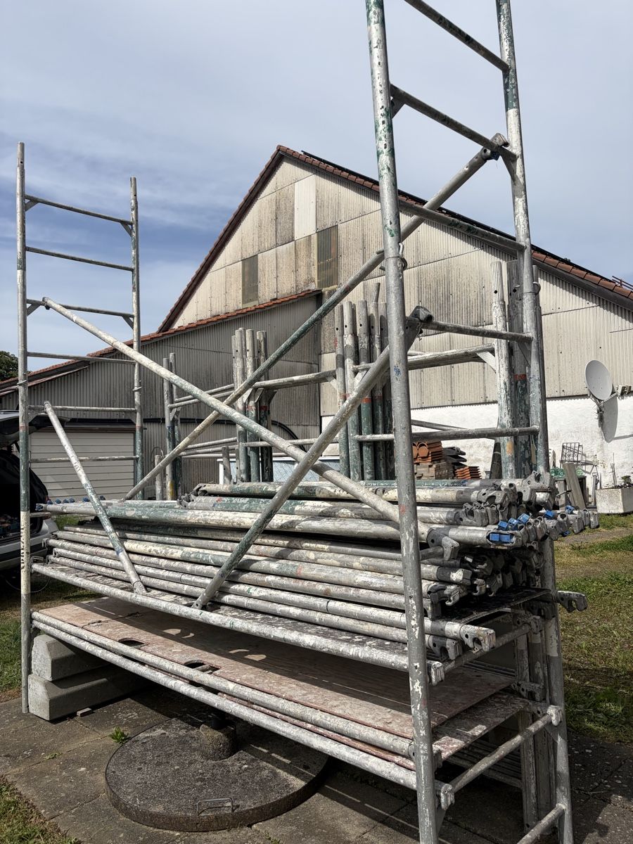 Ponteggi: Échafaudage ou Pont roulant alu – Usato da Orsonnens venduto da cdms57 2