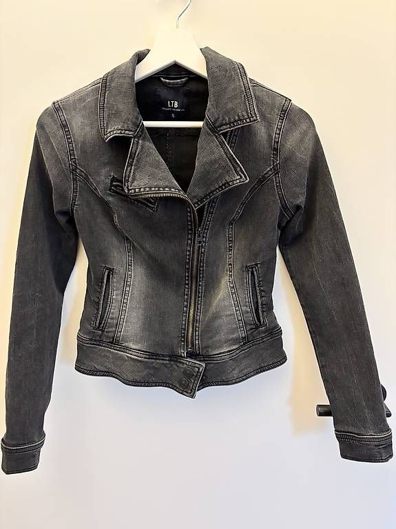 Giacche: Jeansjacke – Usato da Hergiswil NW venduto da casko75
