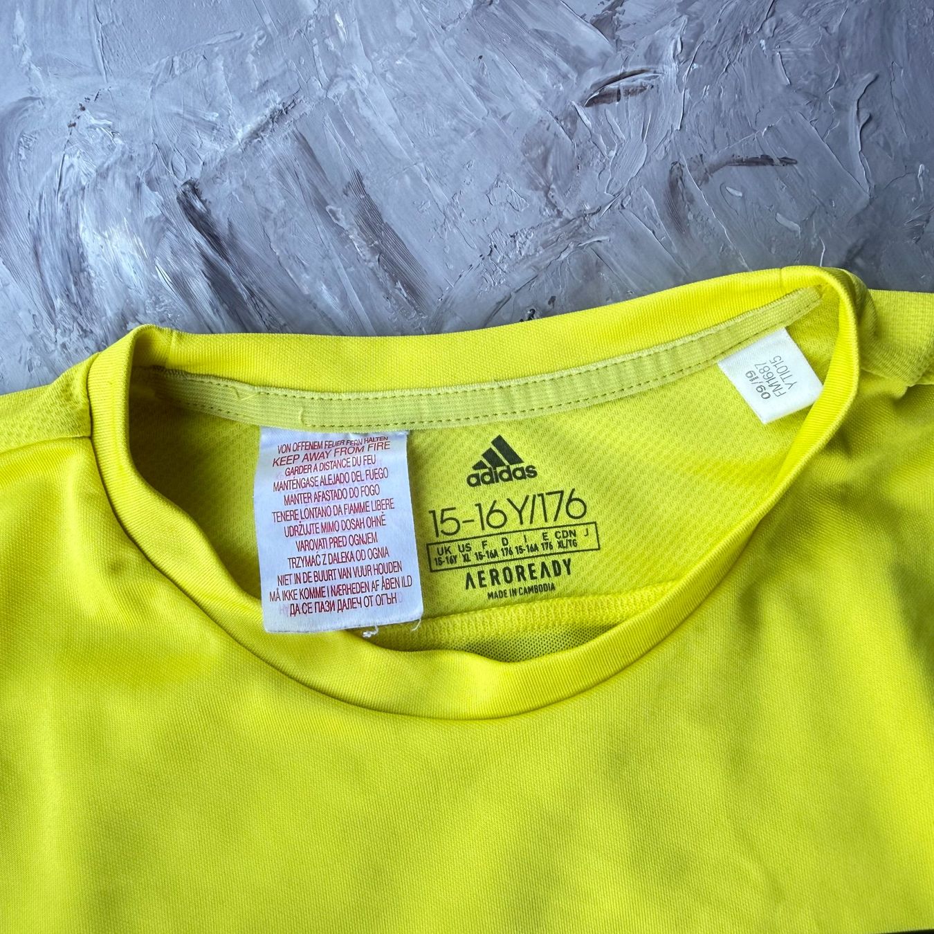 Adidas Camicie, T-shirt & Polo: T-shirt Adidas "The Future Is Today" – Usato da Thônex venduto da Suisse.Shopping 6