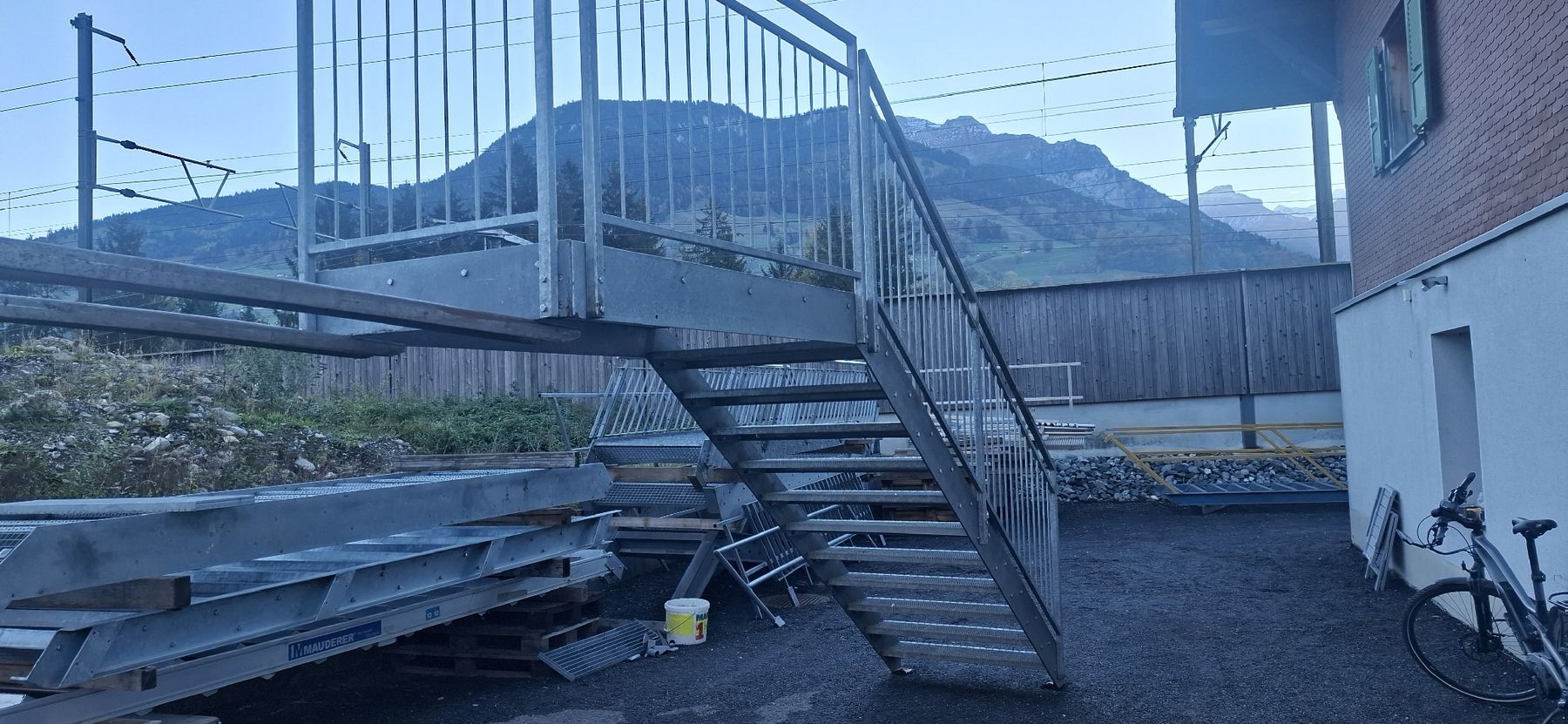 Scale: Treppe mit Geländer und Podest – Usato da Reichenbach i. K. venduto da Wskorpion 4