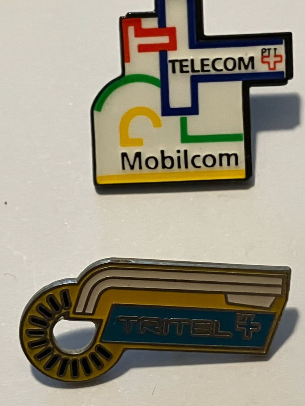 Placchette & Badge: 2 Pin PTT Telecom Mobilcom/Tritel – Usato da Basel venduto da djwwpp