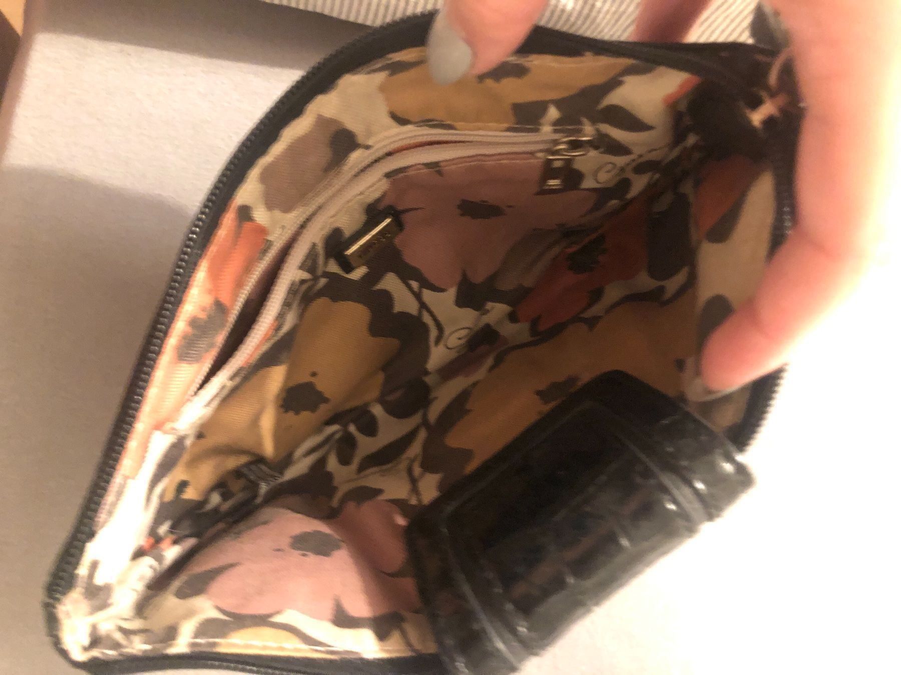 Guess Borse da donna: Guess Klatschtasche – Usato da Schwerzenbach venduto da coccanella 1