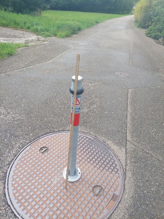 6 Absperrpfosten Mit Ketten - Höhenverstellbare Parkplatzsperre