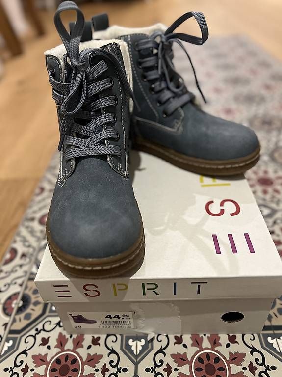 Esprit Scarpe per ragazzi: Esprit Schuhe für Mädchen/kinder – Usato da Frauenfeld venduto da anaul_2000