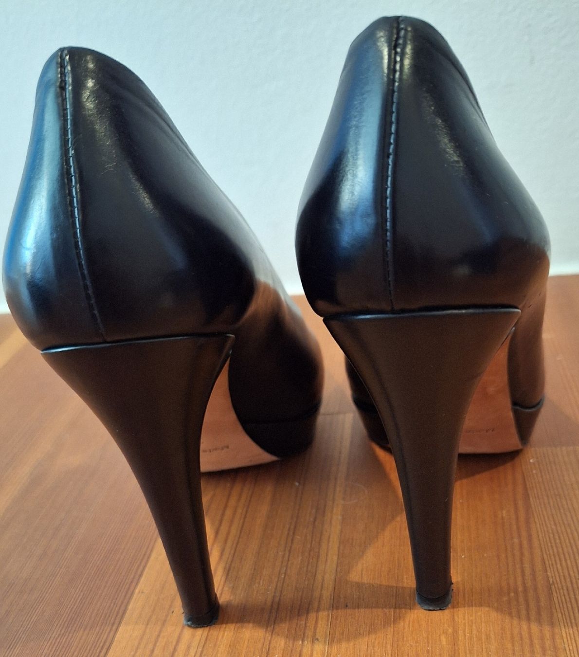 Navyboot Scarpe da donna: Navyboot Pumps Schwarz Gr. 38 – Nuovo (secondo la descrizione) da Meggen venduto da Scollection 2
