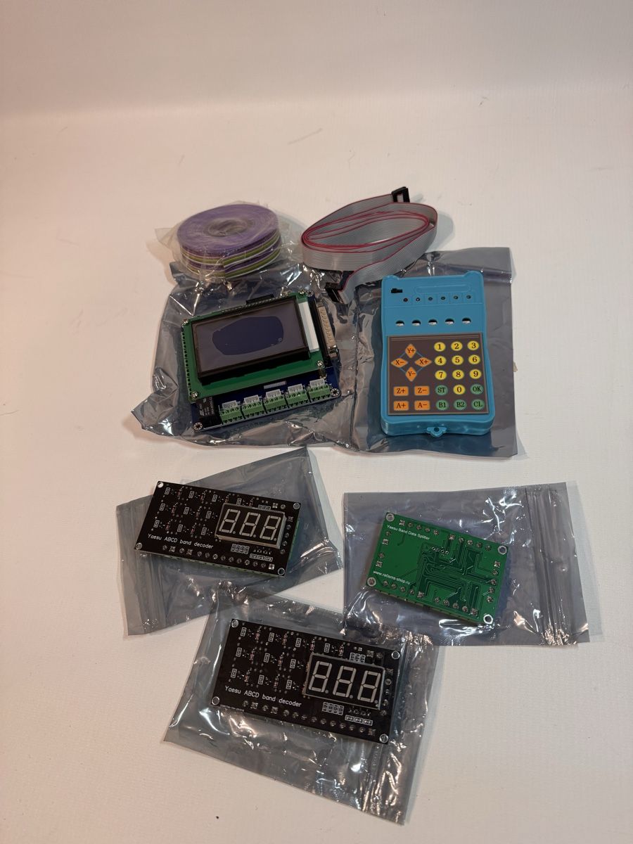 Yaesu Band Data ABCD Kit: 2x Decoder + Splitter + Relais (Neu (gemäss ...