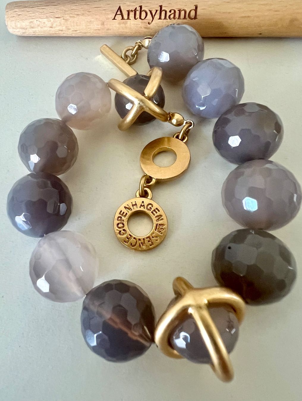 Sence Armbänder & -reifen: Sence Copenhagen Statement-Armband Chalcedon vergoldet – Gebraucht aus Ruswil von artbyhand 2