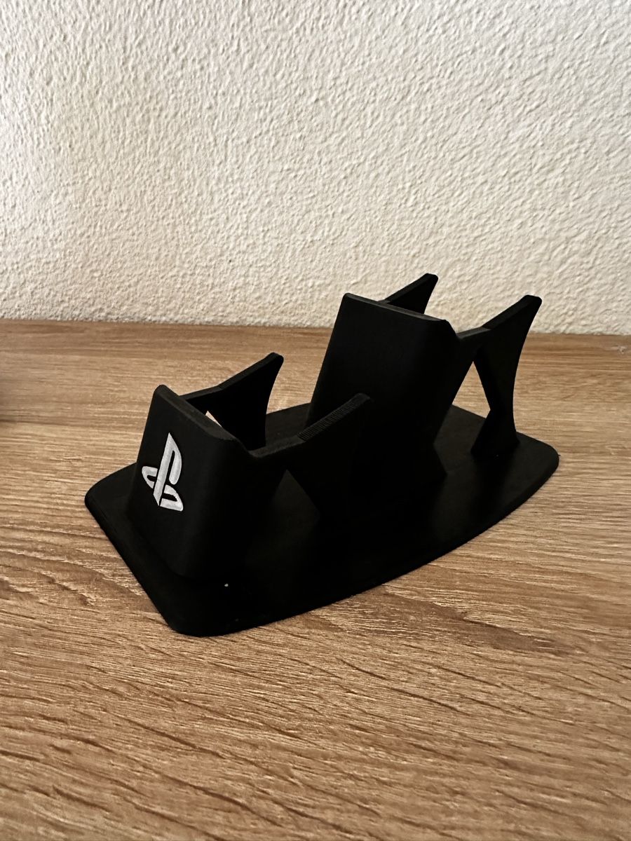 Altro in Decorazioni & Accessori: PS5 Controller-Halterung für 2 Controller | 3D-Druck | PLA – Nuovo e nell'imballaggio originale da Glarus venduto da 3DCHARM 4