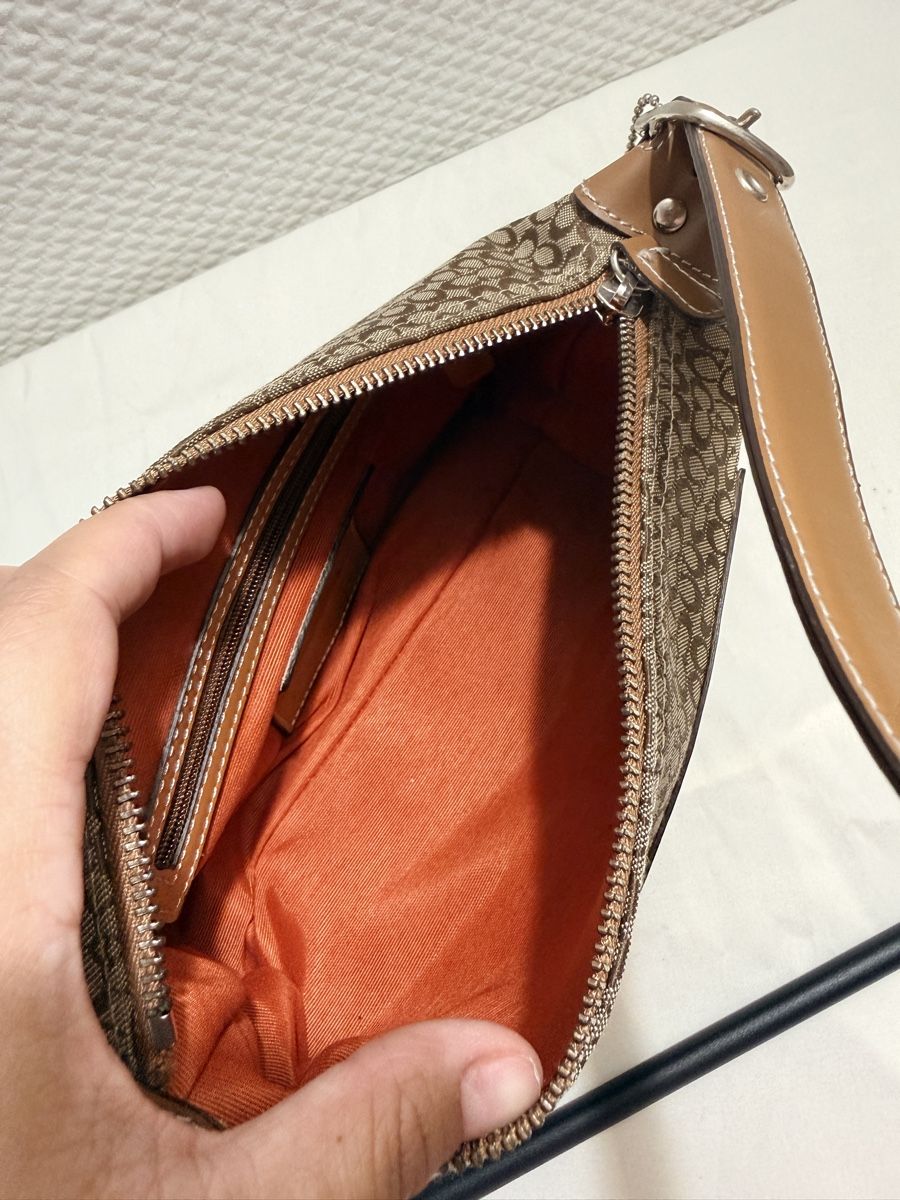 Coach Sacs femmes: Y2K Coach Mini CC Pochette Handbag  – D'occasion à Geneve par DarlingVintage 4