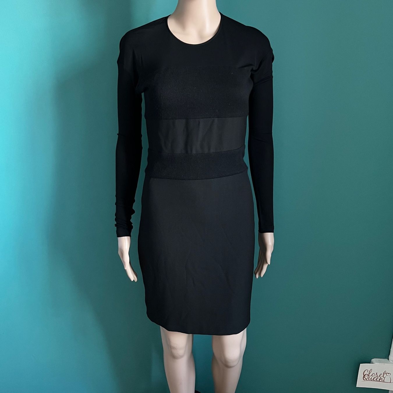 Hugo Boss Robes: HUGO BOSS Kleid 🖤 – D'occasion à Zürich par ClosetQueen