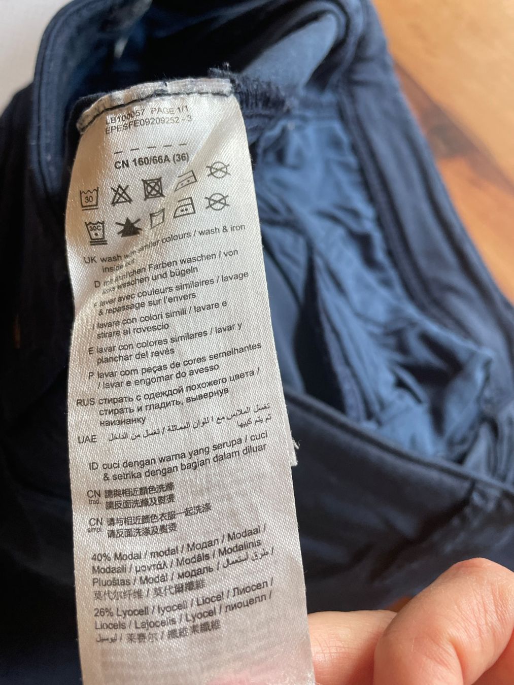 Esprit Jeans: Dunkelblaue Jeans von Esprit Gr. 36 – Usato da Urtenen-Schönbühl venduto da winterkalt 5