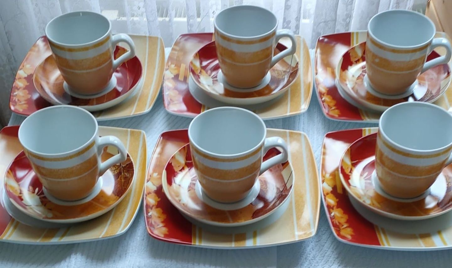 Set di piatti: 18 Teil. Frühstück Set – Usato da Luzern venduto da Luzern_Energy