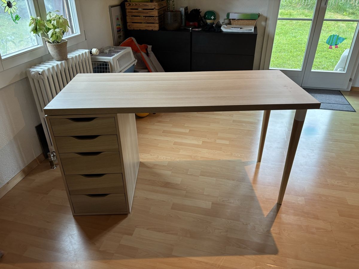 Ikea Scrivanie: Pult – Usato da Spiegel b. Bern venduto da reb_qch5