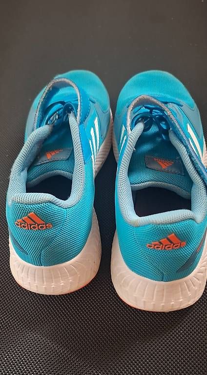 Scarpe per ragazzi: Adidas Kinder Turnschuhe  – Usato da Liestal venduto da Tryit.71 2
