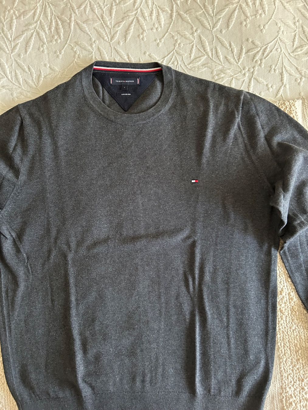Pulls & Sweat-shirts: Pull Tommy Hilfiger L – D'occasion à Fribourg par SenhorNeves 1