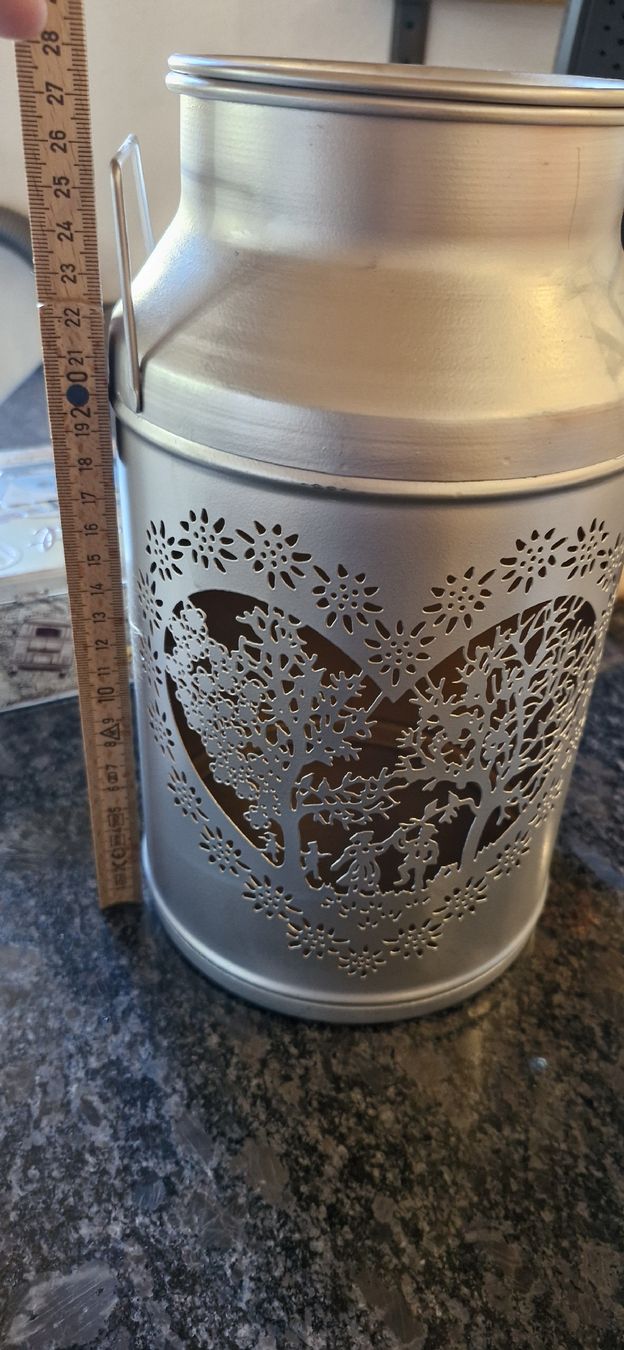 Lanternes: Milchkannenlaterne Scherenschnitt silberfarben 28cm – D'occasion à Lommiswil par Flumer1
