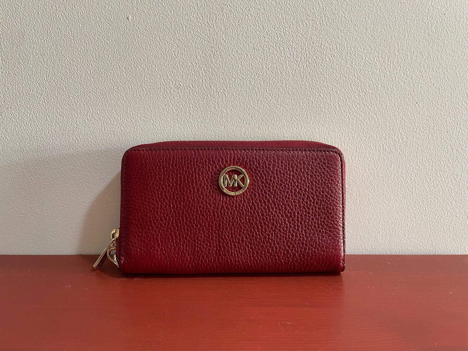Portamonete: Michael Kors Klassische Handgeldbörse im Langformat – Usato da Rotkreuz venduto da emi_dny8