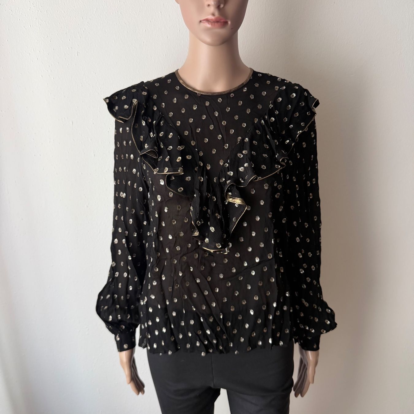Sandro Camicette: SANDRO Rüschenbluse semi-transparent 🖤 – Usato da Zürich venduto da ClosetQueen