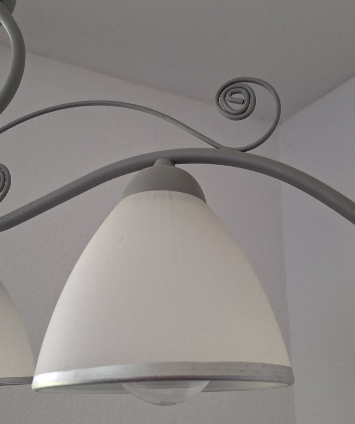 Lampadari & plafoniere: Deckenlampenschirm mit 3 Armen, Metall grau – Usato da Muri AG venduto da Edlerweiss 4