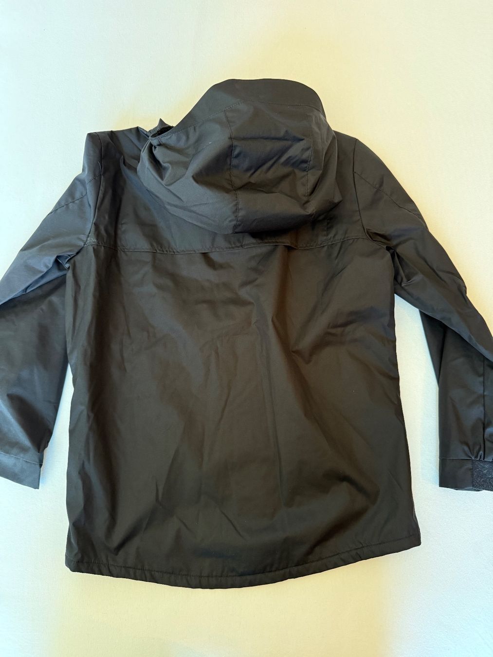 Decathlon Giacche & Cappotti: KIPSTA Regenjacke schwarz Gr. 122 – Usato da Küsnacht ZH venduto da schweiz_ch 1