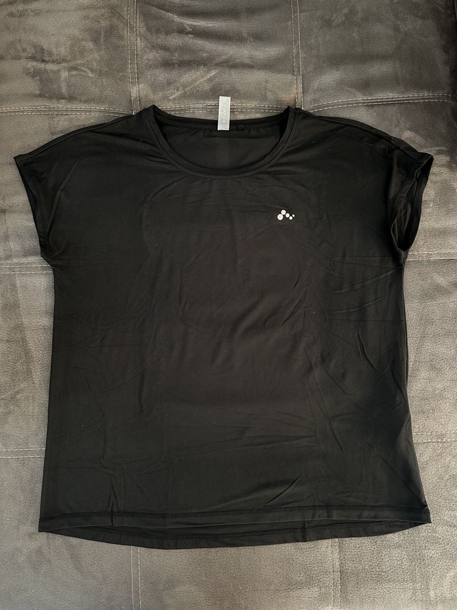 Only T-shirt: Oversize Sportshirt Grösse M von ONLY PLAY – Usato da Siebnen venduto da luana_cataleya