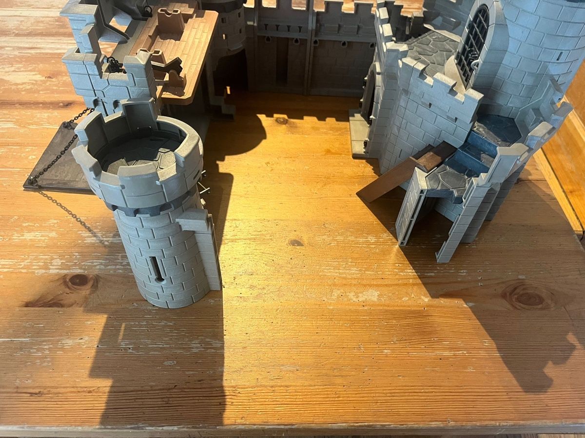 Playmobil Giocattoli: Playmobil Ritterburg – Usato da Rickenbach LU venduto da Maxianer 1