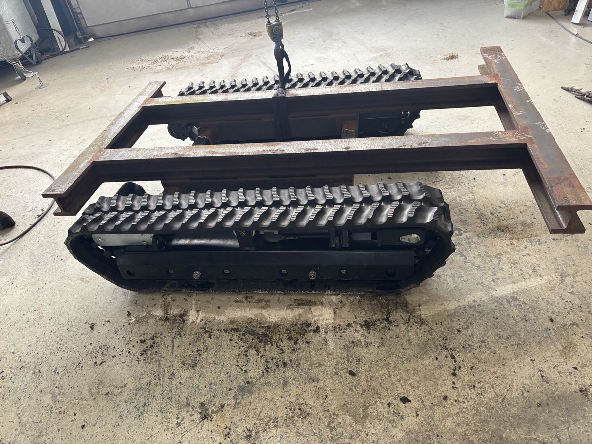 Tutte le macchine: Raupenfahrwerk Bagger Dumper Mulcher Traktor  – Nuovo (secondo la descrizione) da Inwil venduto da Titanium22 2