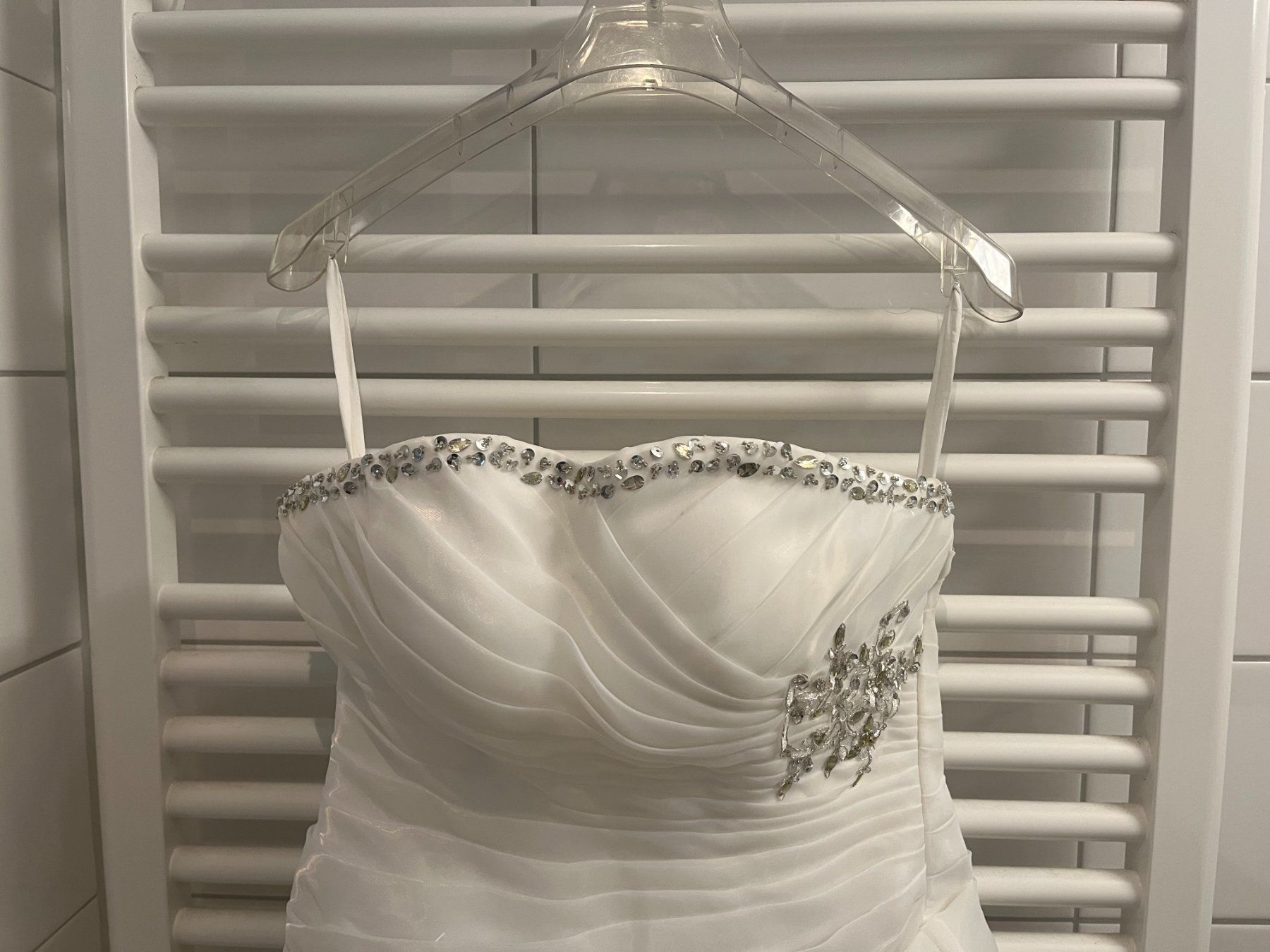 Vestiti: Schönes Brautkleid Gr. 38 mit Strass – Usato da Boll venduto da pet_p87r