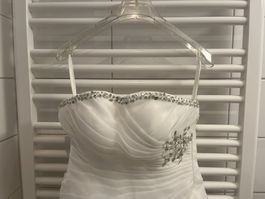 Schönes Brautkleid Gr. 38 mit Strass