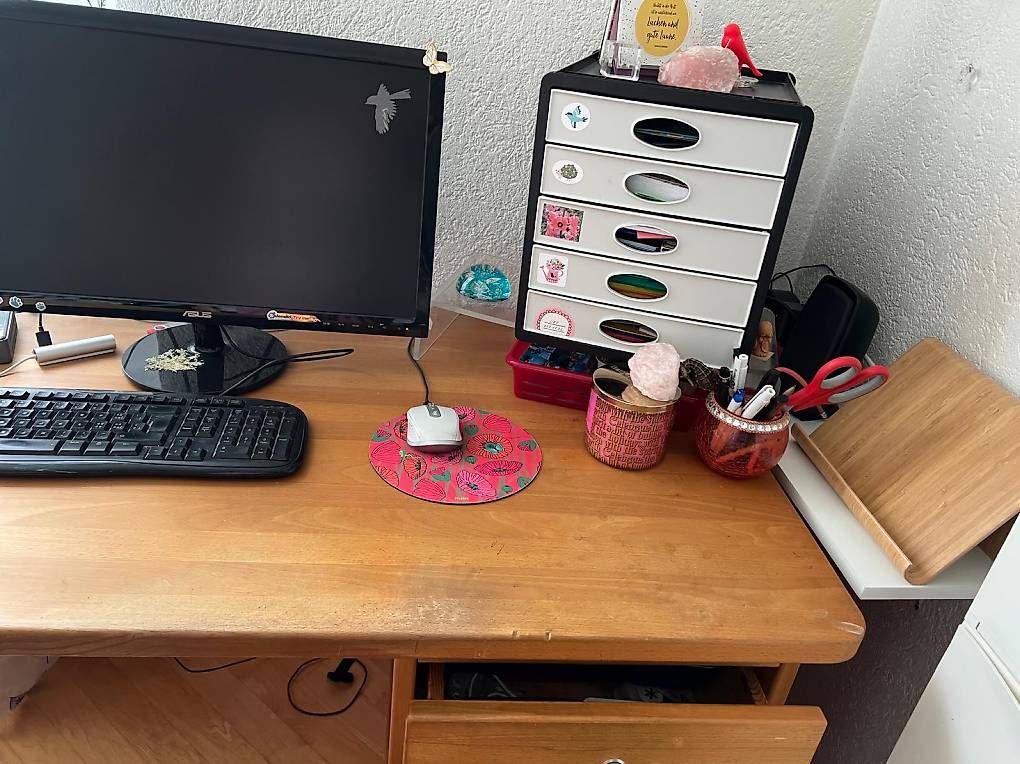 Schreibtische: Bürotisch und Kubus – Gebraucht aus Bülach von CMPluess 2