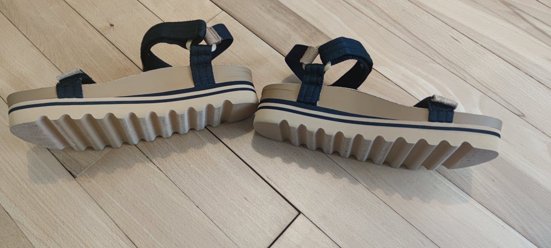 Scarpe da donna: Reef Sandalen Gr.  37.5 – Usato da Olten venduto da Meae 1