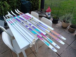 Skis de fond vintage pour adultes