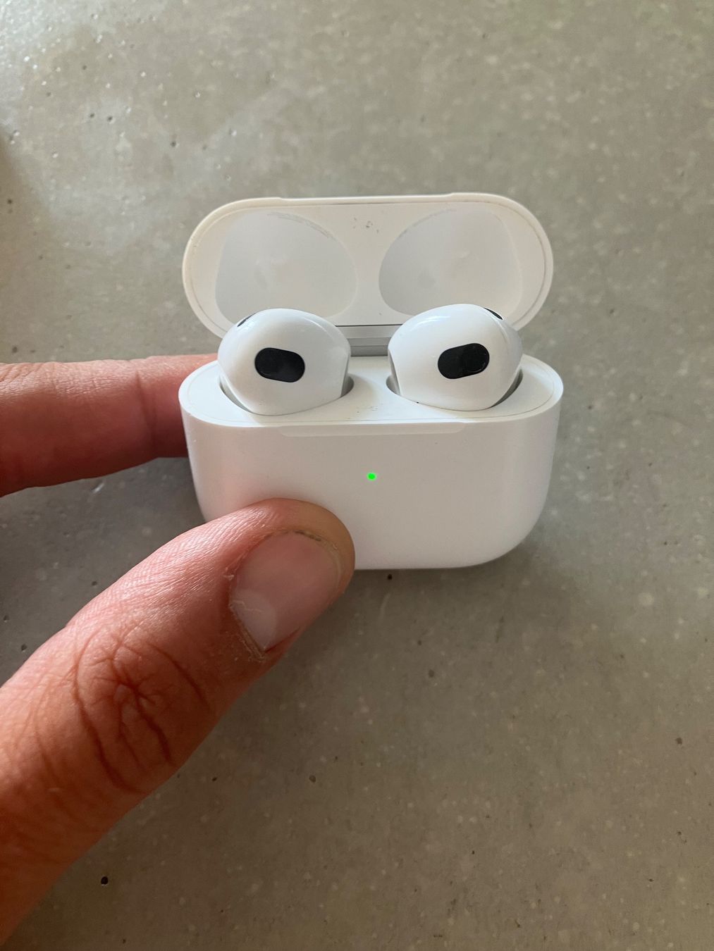 Apple Cuffie: Apple AirPods 3 – Usato da Lausanne venduto da mr.v