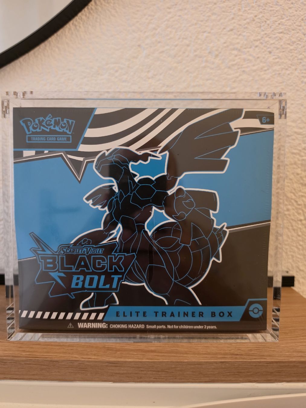Pokémon Sammelbilder & Trading cards: Pokémon Scarlet Violet Black Bolt Elite Trainer Box – Neu und originalverpackt aus Winterthur von Black.diamond.ch
