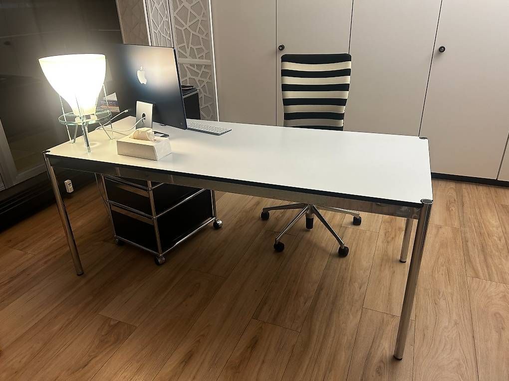 USM Scrivanie: Bureau USM Haller Blanc – Usato da Chavannes De Bogis venduto da gui_yy5q