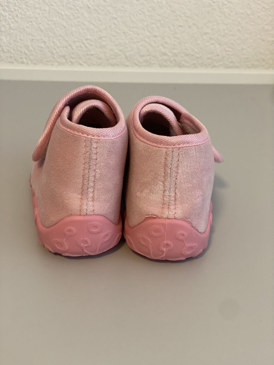 Scarpe per ragazze: Hausschuhe Gr.23 – Usato da WEINFELDEN venduto da marygloss 1