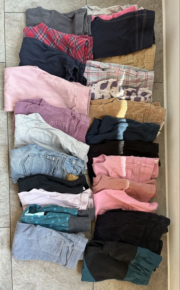 Kleiderpakete & -sets: Grosses Alljahres-Mädchenpaket Gr. 98 – Gebraucht aus Ruschein von CalmAir 1