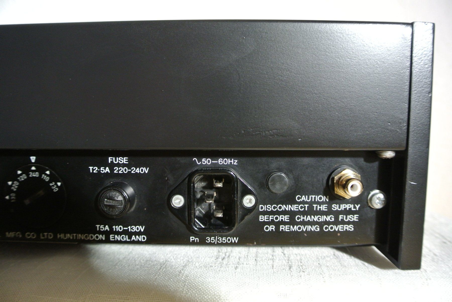 Quad Amplificatori: QUAD 504 Legendäre Endstufe – Usato da Unterkulm venduto da Bmaori 3