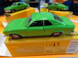 Opel Manta  1-43 (mit Box) Märklin DE  (Box006) A1