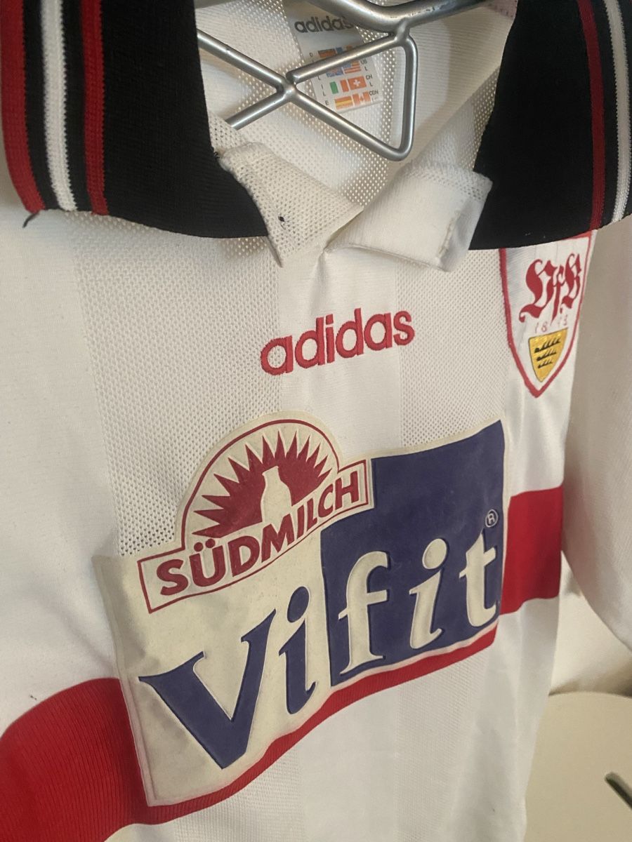 Adidas Maillots de corps & Pantalons: VFB Stuttgart Trikot – D'occasion à Merlischachen par brunnerlu 1