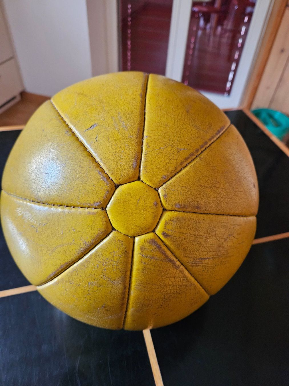 Ballons: Medizinball Leder, Vintage – D'occasion à Rüti ZH par Moli8