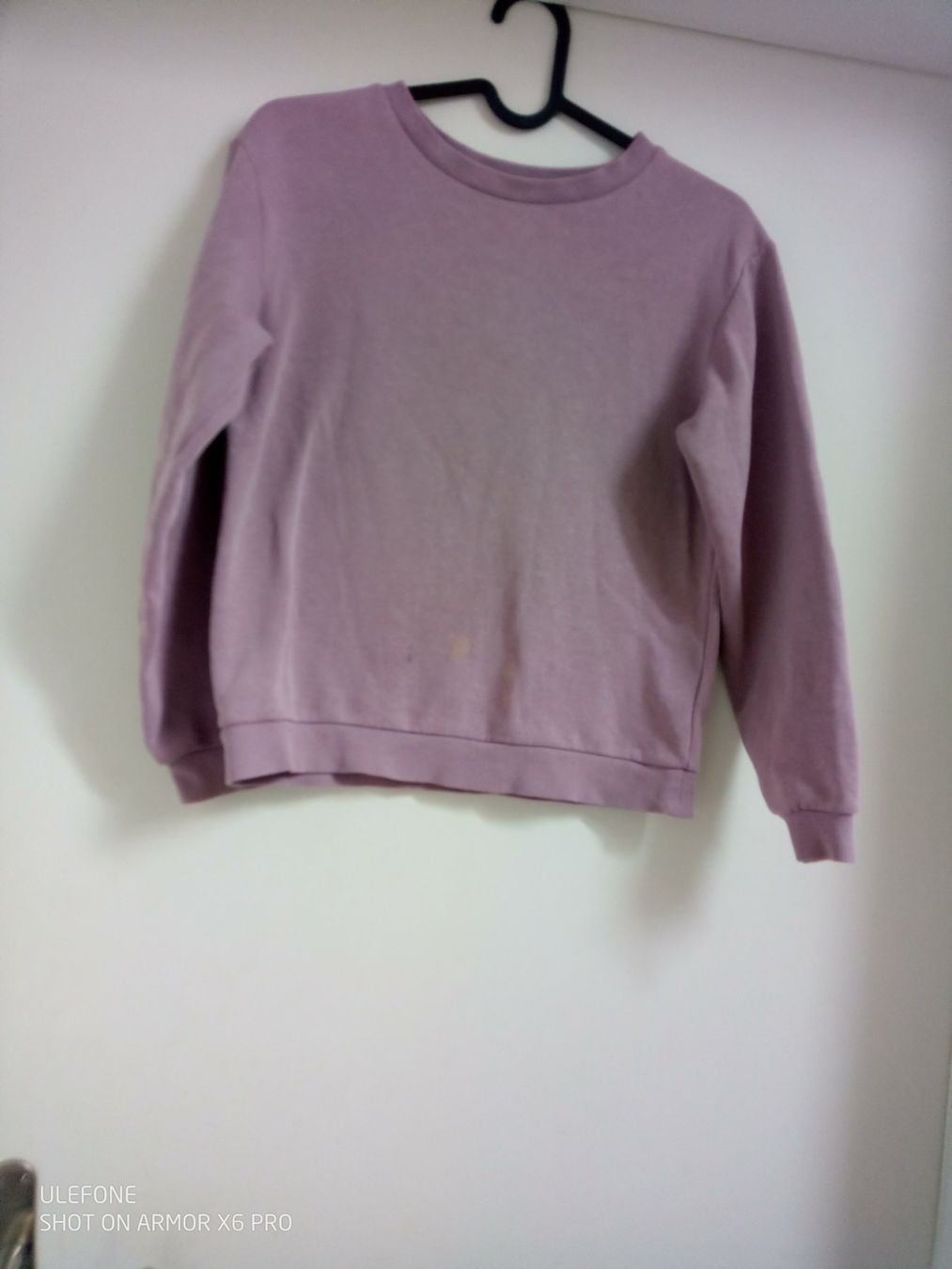 H&M Maglioni & Felpe: H&M Mädchen Pulli / Pullover / Sweatshirt Lila Gr. 134/140, – Usato da Volketswil venduto da Car1 4