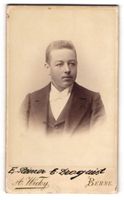 Fotografie A. Wicky, Berne, junger Mann 