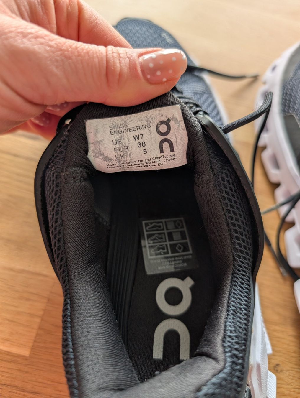 On Damenschuhe: On Schuhe – Gebraucht aus Ballwil von scharasad 6